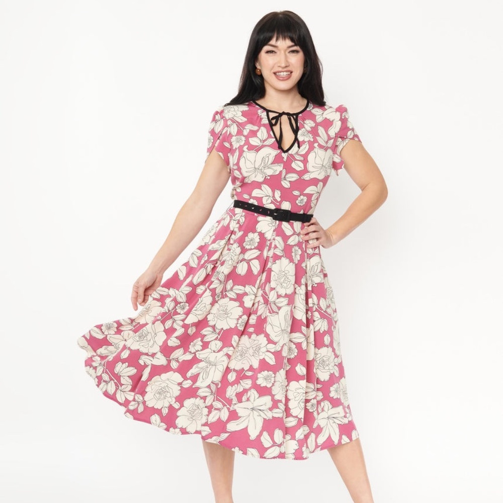Unique Vintage Magenta & Ivory Floral Print Dahlia Swing Dress - M/6-8